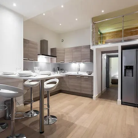 Carre D'or Apartment *